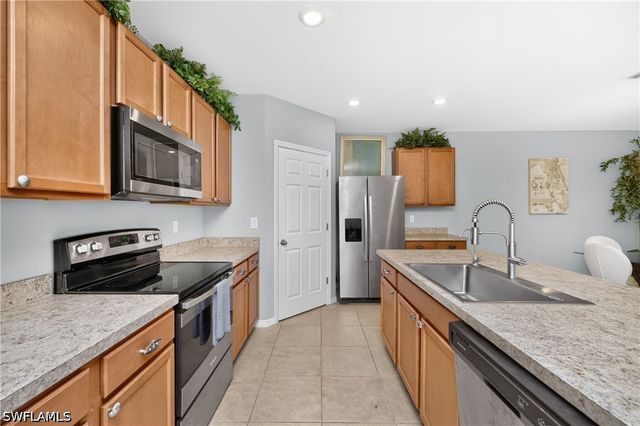 7492 Mikasa DR, Punta Gorda, FL 33950
