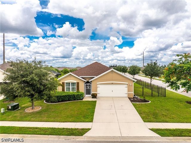 7492 Mikasa DR, Punta Gorda, FL 33950