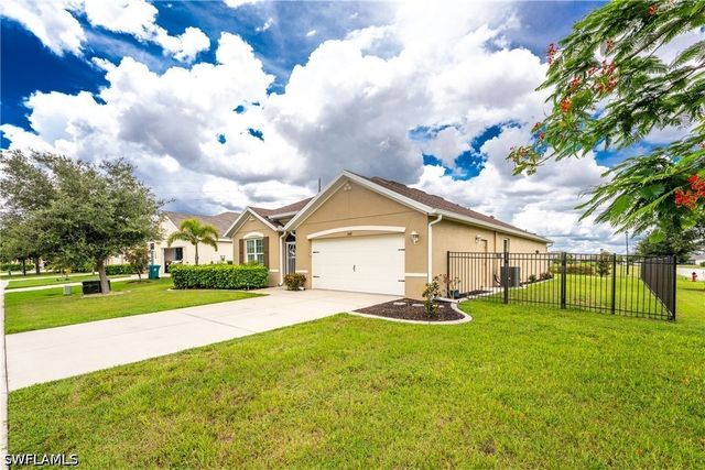 7492 Mikasa DR, Punta Gorda, FL 33950