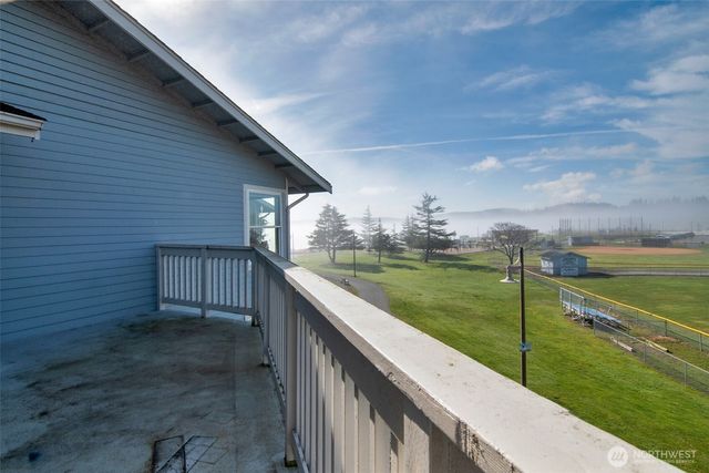 651 SE Bayshore Drive #B304, Oak Harbor, WA 98277