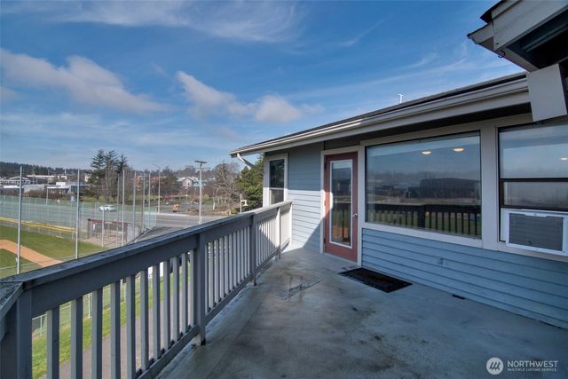 651 SE Bayshore Drive #B304, Oak Harbor, WA 98277