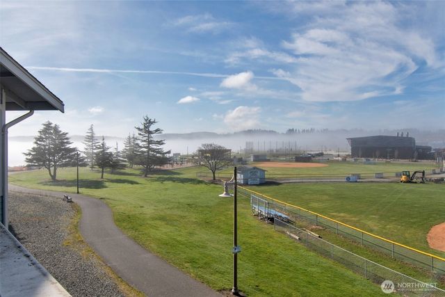651 SE Bayshore Drive #B304, Oak Harbor, WA 98277