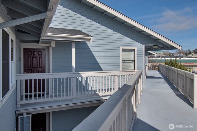 651 SE Bayshore Drive #B304, Oak Harbor, WA 98277
