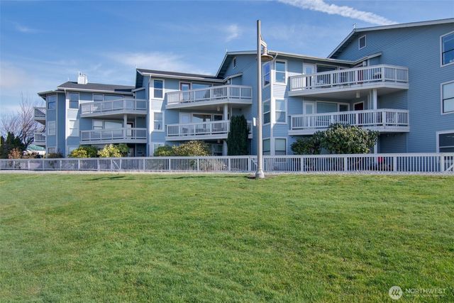 651 SE Bayshore Drive #B304, Oak Harbor, WA 98277