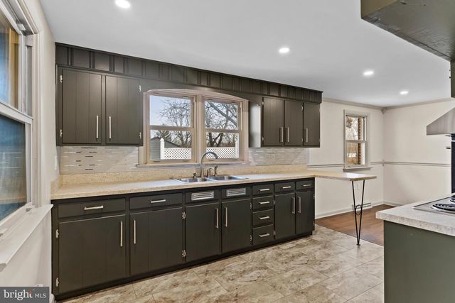 1913 MAPLEWOOD DRIVE, Carlisle, PA 17013