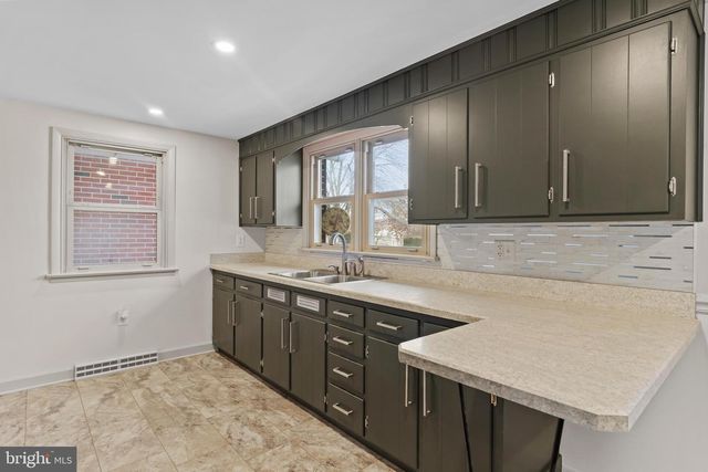 1913 MAPLEWOOD DRIVE, Carlisle, PA 17013