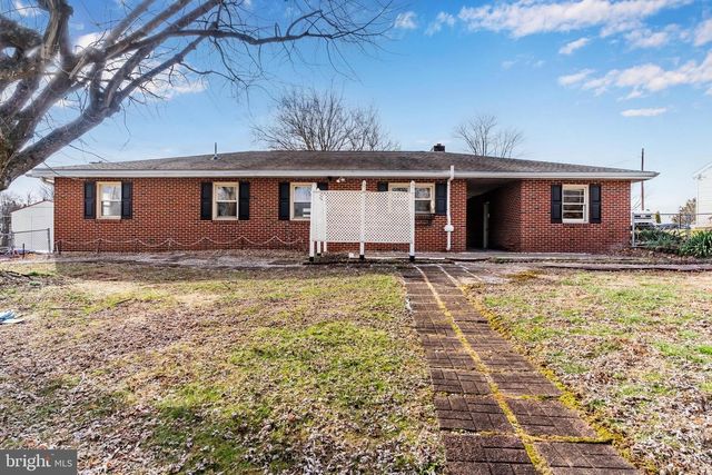 1913 MAPLEWOOD DRIVE, Carlisle, PA 17013