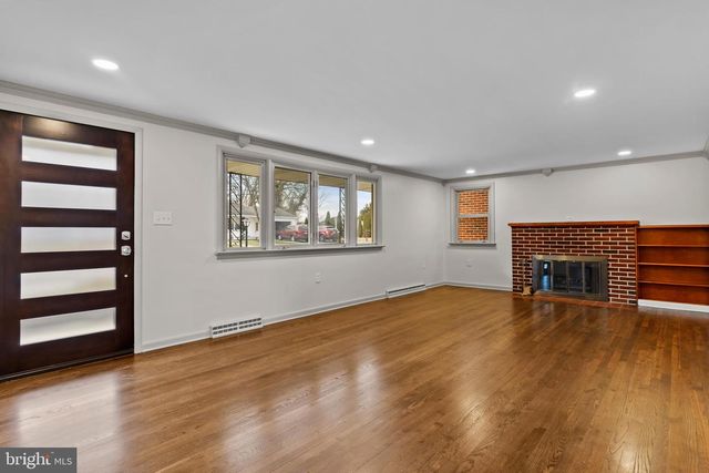 1913 MAPLEWOOD DRIVE, Carlisle, PA 17013