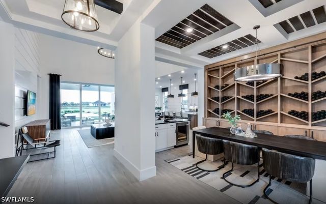 958 French Oak ST, Naples, FL 34120