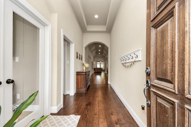 18614 Town Bluff Drive, Cypress, TX 77433