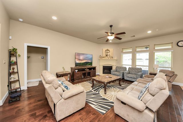 18614 Town Bluff Drive, Cypress, TX 77433