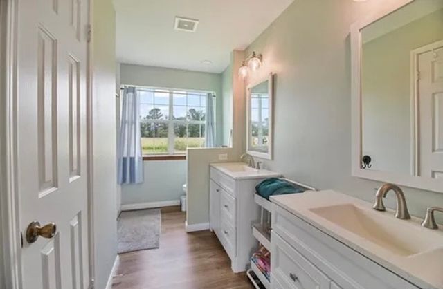 11074 W 64 (3 Homes+50ac) Highway, Overton, TX 75684