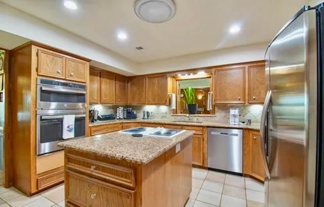 11074 W 64 (3 Homes+50ac) Highway, Overton, TX 75684