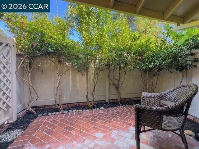 2733 Ptarmigan Dr 2, Walnut Creek, CA 94595