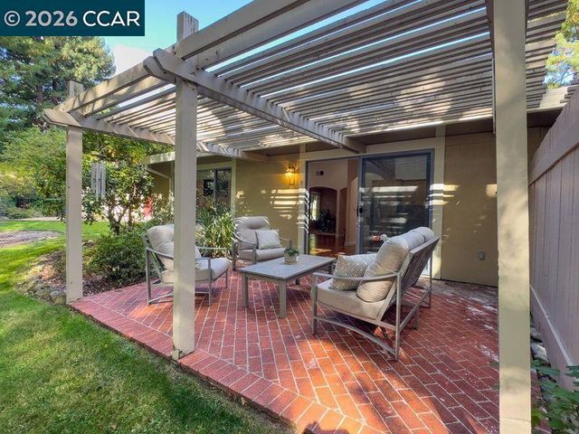 2733 Ptarmigan Dr 2, Walnut Creek, CA 94595