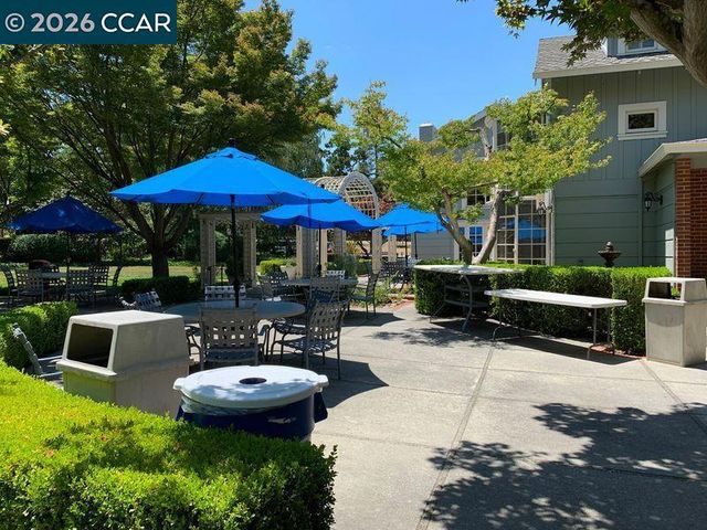 2733 Ptarmigan Dr 2, Walnut Creek, CA 94595