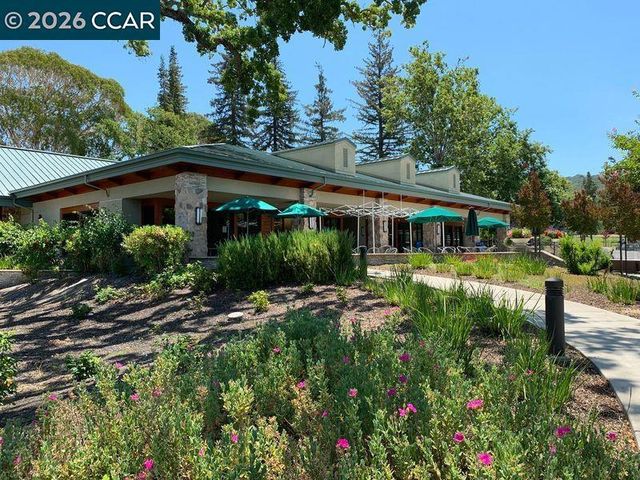 2733 Ptarmigan Dr 2, Walnut Creek, CA 94595