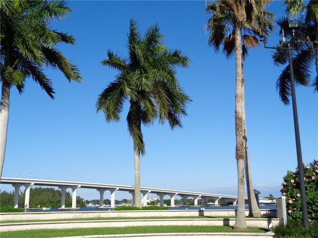 5855 22nd Street, Vero Beach, FL 32966