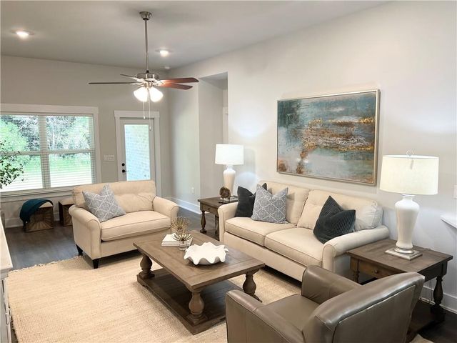 4058 Leighton Place Drive, Mobile, AL 36693