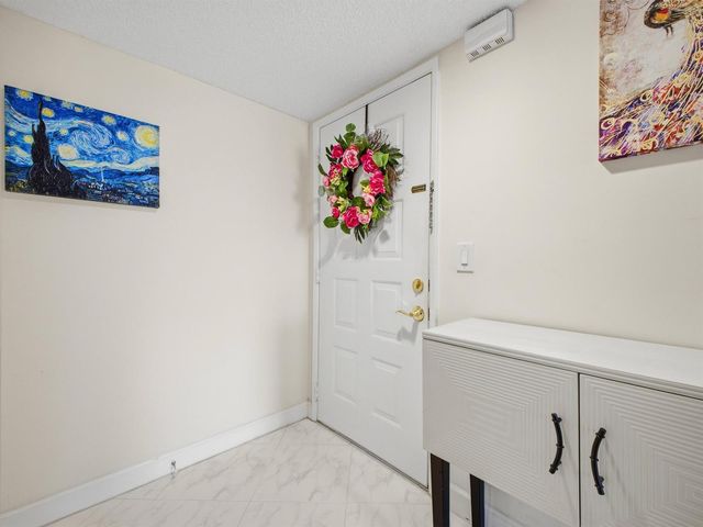 7280 Amberly Lane 201, Delray Beach, FL 33446