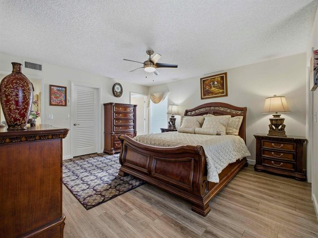 7280 Amberly Lane 201, Delray Beach, FL 33446