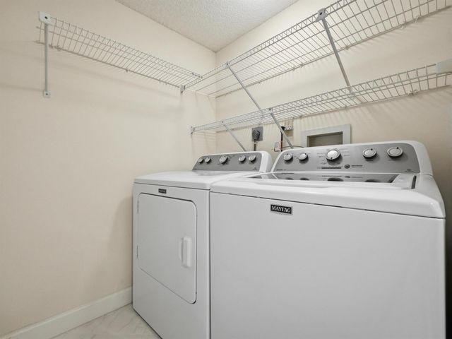 7280 Amberly Lane 201, Delray Beach, FL 33446