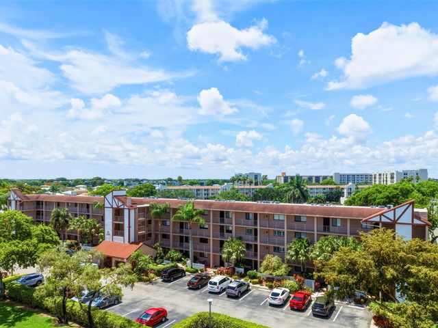 7280 Amberly Lane 201, Delray Beach, FL 33446