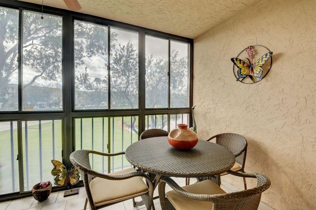 7280 Amberly Lane 201, Delray Beach, FL 33446