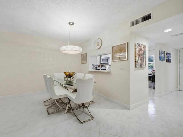 7280 Amberly Lane 201, Delray Beach, FL 33446
