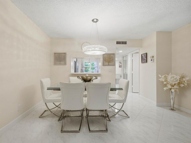 7280 Amberly Lane 201, Delray Beach, FL 33446