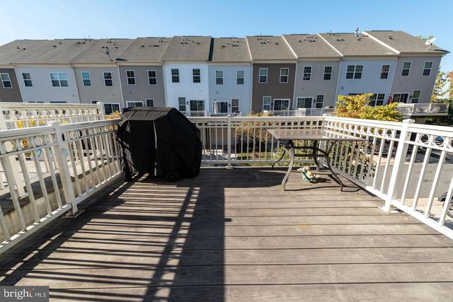 4232 POTOMAC HIGHLANDS CIR, Triangle, VA 22172