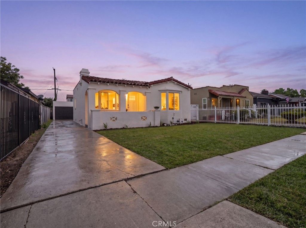 742 W 104th Place, Los Angeles, CA 90044 — photo 2