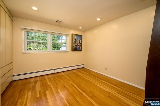 624 West Drive, Paramus, NJ 07652