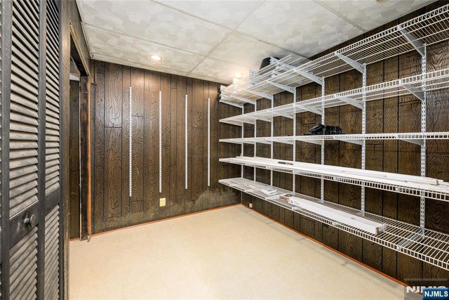 624 West Drive, Paramus, NJ 07652