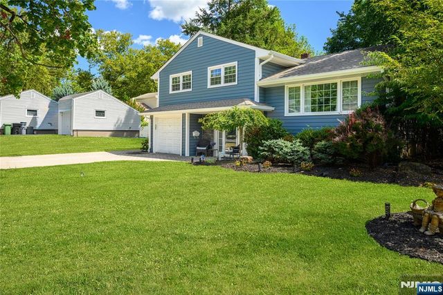 624 West Drive, Paramus, NJ 07652