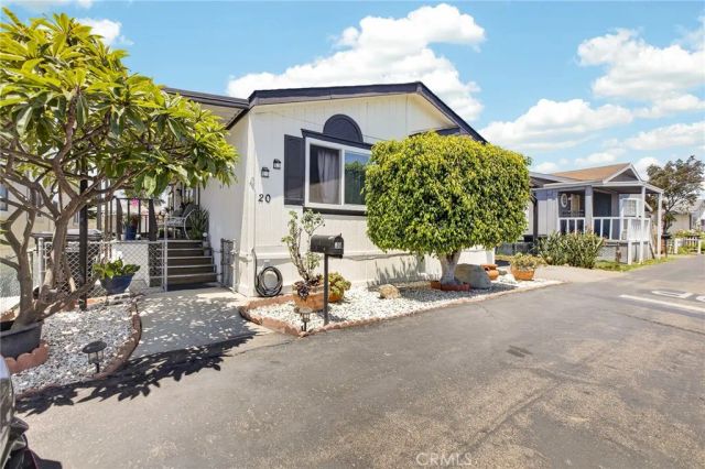 9080 Bloomfield 20, Cypress, CA 90630