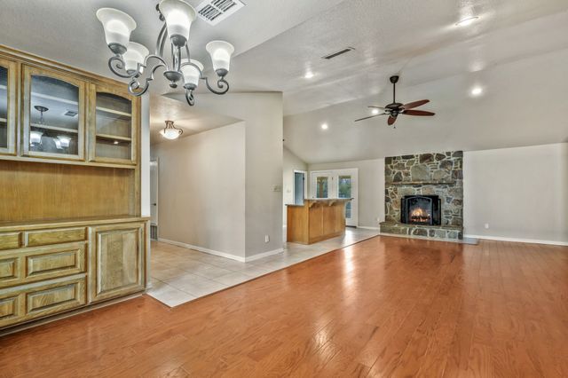 594 Lukehaven Drive, Pottsboro, TX 75076