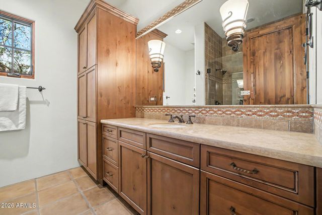 9820 E THOMPSON PEAK Parkway 628, Scottsdale, AZ 85255