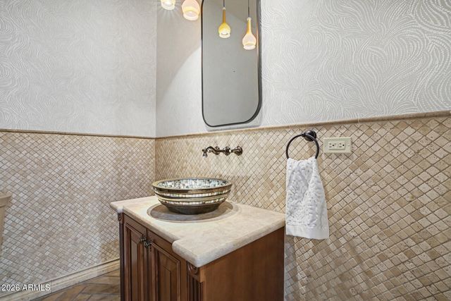 9820 E THOMPSON PEAK Parkway 628, Scottsdale, AZ 85255