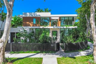 1661 Onaway Dr, Miami, FL 33133