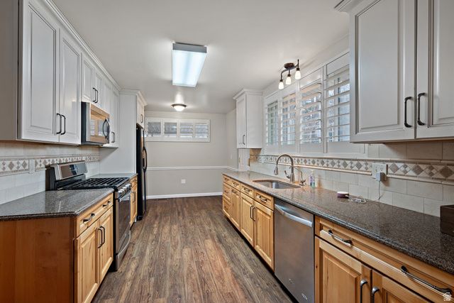 1610 E MOOR DALE LN, Holladay, UT 84117