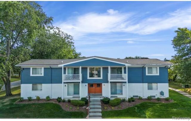 48200 W Pontiac Trail 94, Wixom, MI 48393