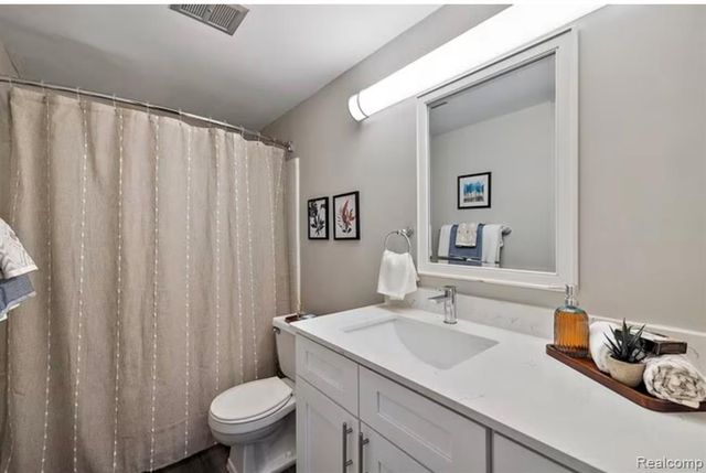 48200 W Pontiac Trail 94, Wixom, MI 48393