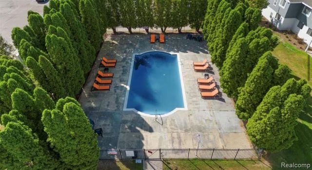 48200 W Pontiac Trail 94, Wixom, MI 48393