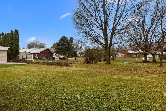 N6583 Daffodil ROAD, Elkhorn, WI 53121