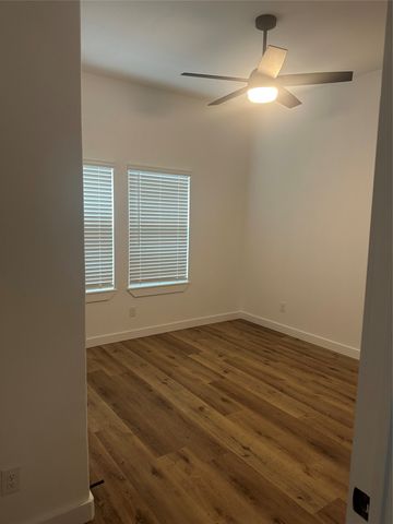 2715 Grafton Avenue, Dallas, TX 75211