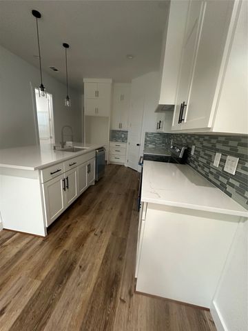 2715 Grafton Avenue, Dallas, TX 75211