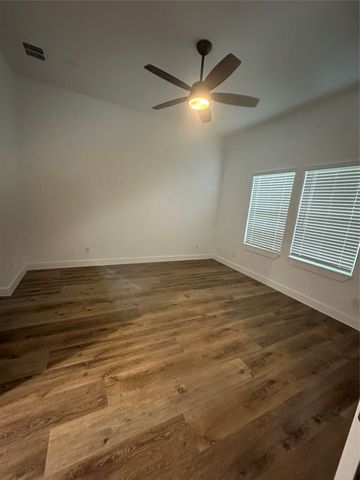 2715 Grafton Avenue, Dallas, TX 75211