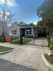 2715 Grafton Avenue, Dallas, TX 75211