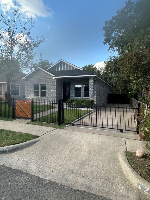 2715 Grafton Avenue, Dallas, TX 75211